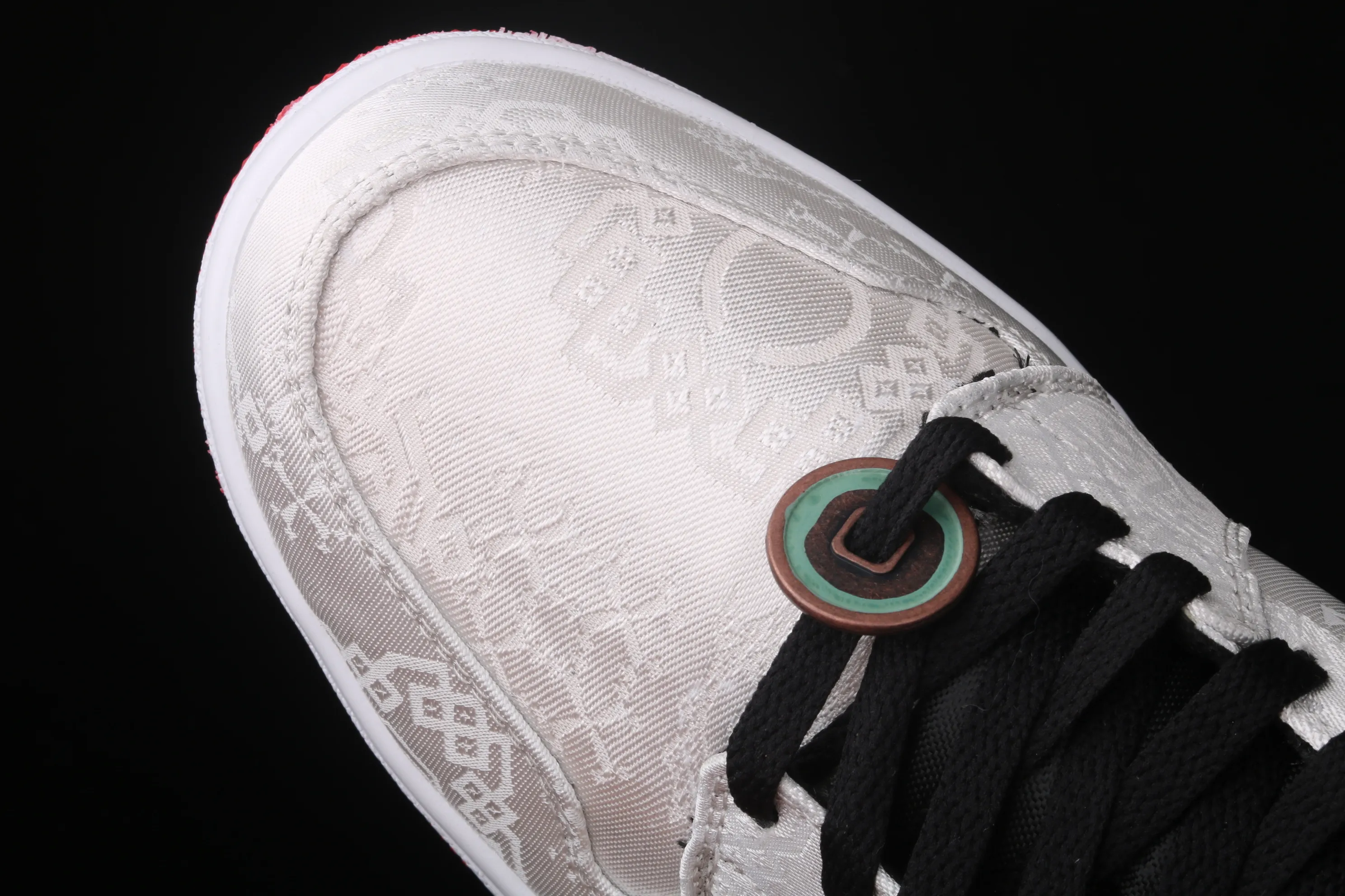 All categories Air Jordan Jordan series basketball shoes Air Jordan 1 Mid Different versions CLOT x Air Jordan 1 Mid "Fearless" AJ1 Joe 1 mid-top white silk CU2804-100